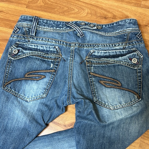 Stylish Blue Denim Jeans - Picture 12 of 14